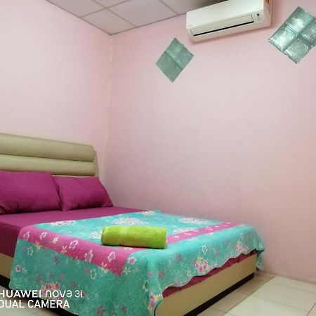 Layla Inn باتو باهات المظهر الخارجي الصورة