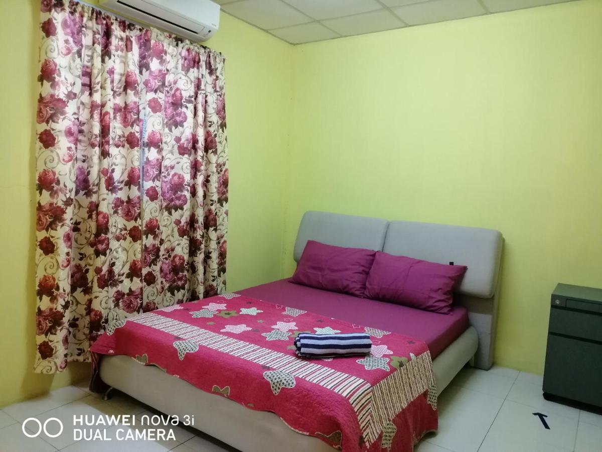 Layla Inn باتو باهات المظهر الخارجي الصورة