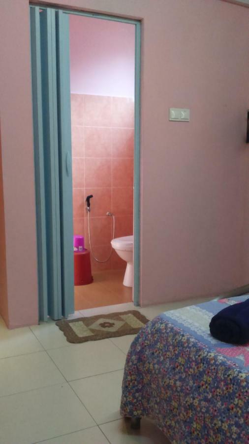 Layla Inn باتو باهات المظهر الخارجي الصورة