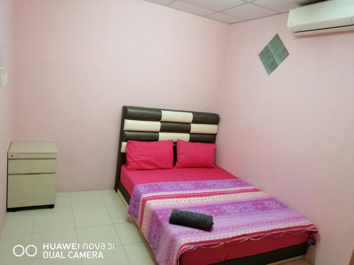 Layla Inn باتو باهات المظهر الخارجي الصورة