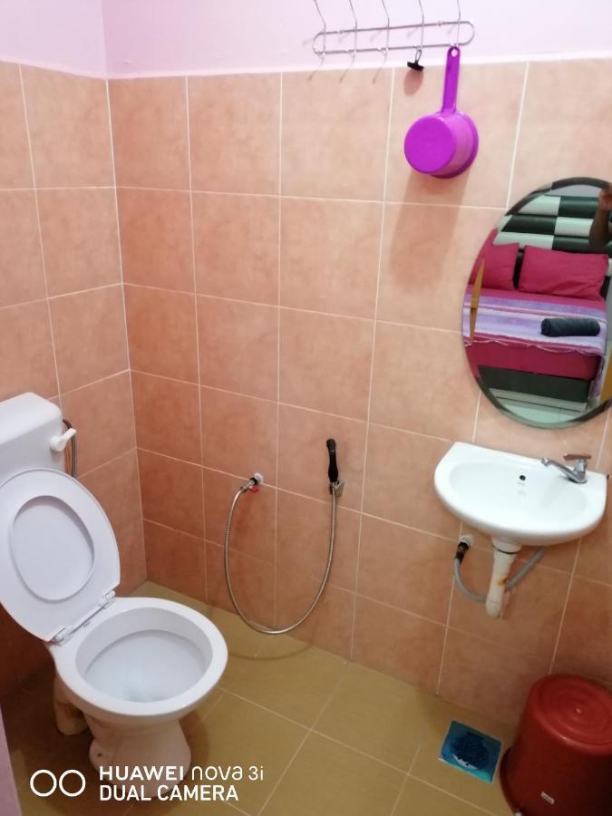 Layla Inn باتو باهات المظهر الخارجي الصورة