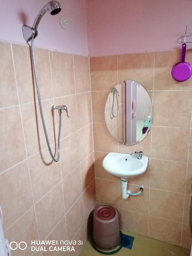 Layla Inn باتو باهات المظهر الخارجي الصورة